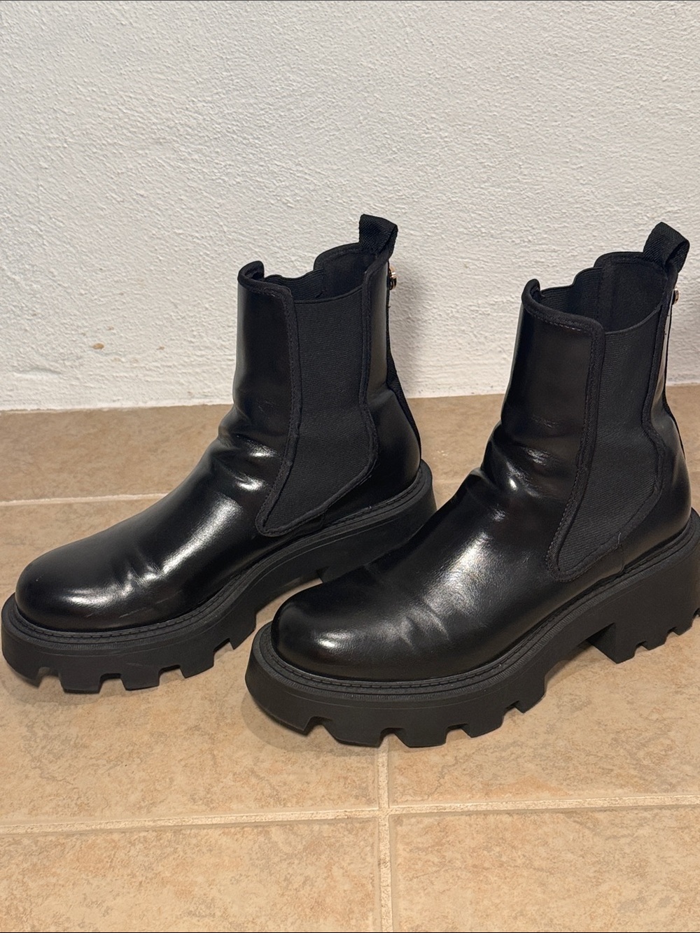 Zara Black Chunky Chelsea Boots